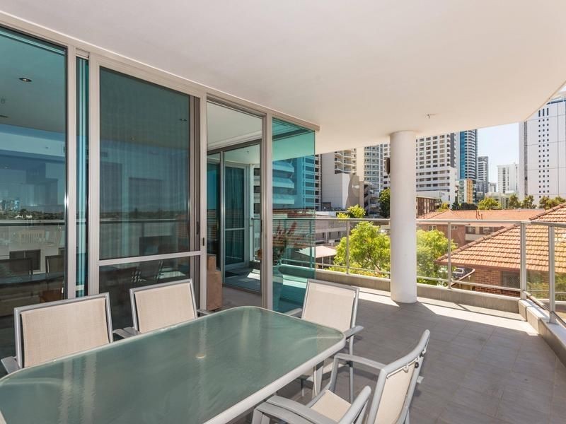 17/132 Terrace Road, Perth WA 6000