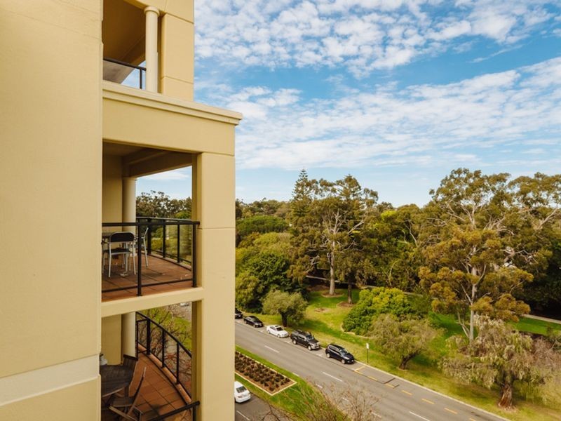 29/16 Kings Park Road, West Perth WA 6005