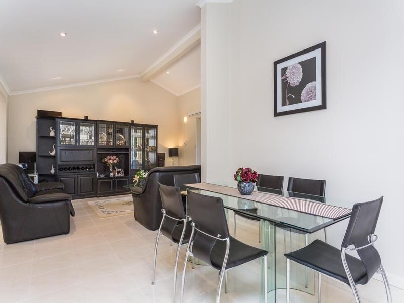 8 Milverton Avenue, Karrinyup WA 6018