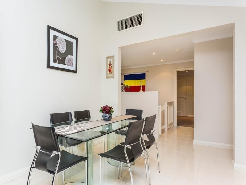 8 Milverton Avenue, Karrinyup WA 6018