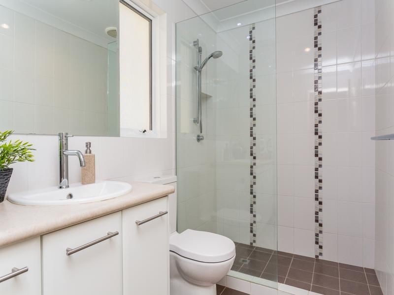 8 Milverton Avenue, Karrinyup WA 6018