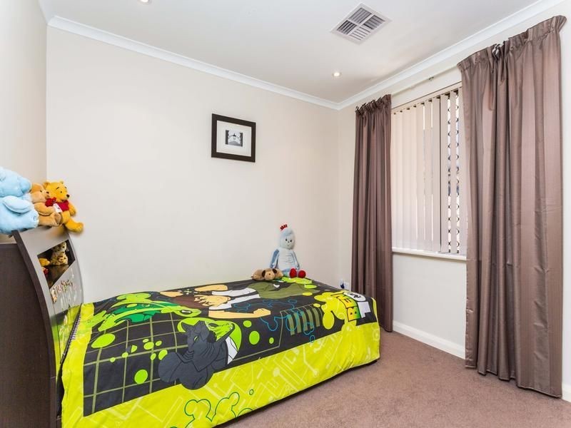 8 Milverton Avenue, Karrinyup WA 6018