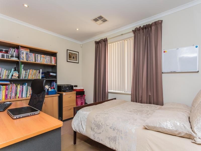 8 Milverton Avenue, Karrinyup WA 6018