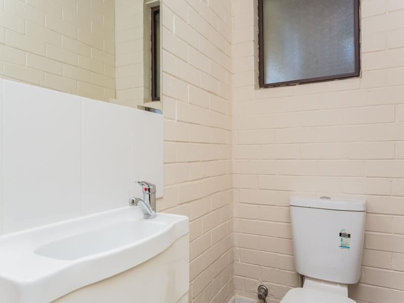 8 Milverton Avenue, Karrinyup WA 6018