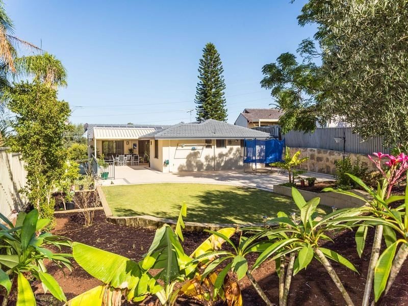 8 Milverton Avenue, Karrinyup WA 6018