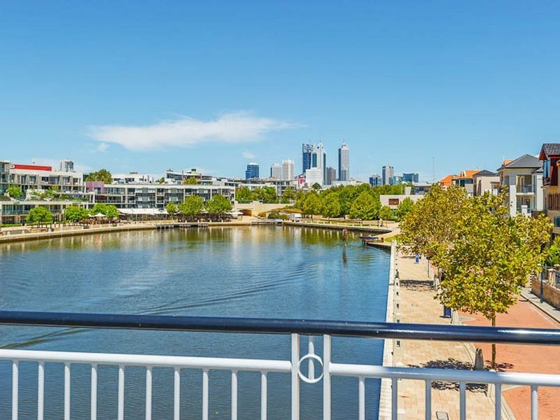 2/60-62 Henry Lawson Walk, East Perth WA 6004