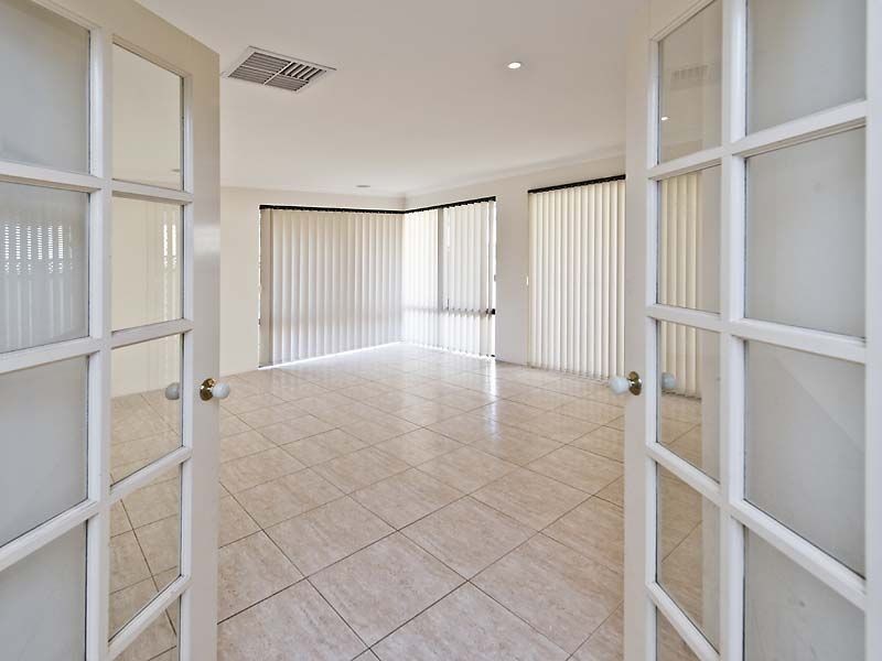 113 Torquata Boulevard, Helena Valley WA 6056