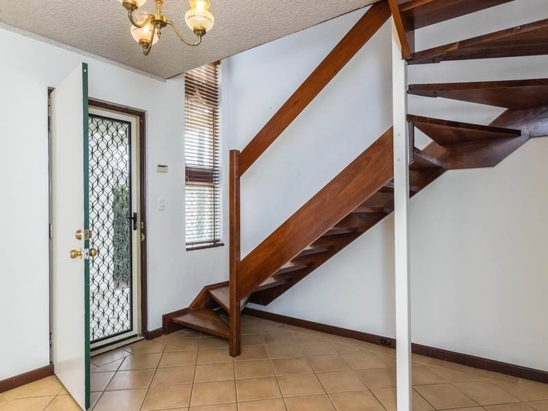 2/25 Renwick Street, South Perth WA 6151