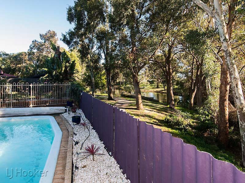 5 Marlock Court, Forrestfield WA 6058