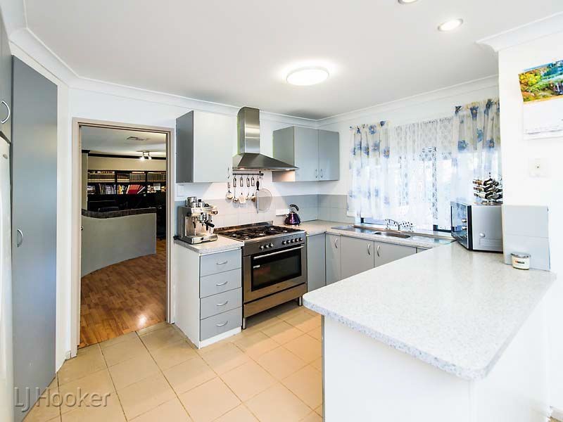 5 Marlock Court, Forrestfield WA 6058