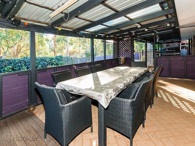 5 Marlock Court, Forrestfield WA 6058