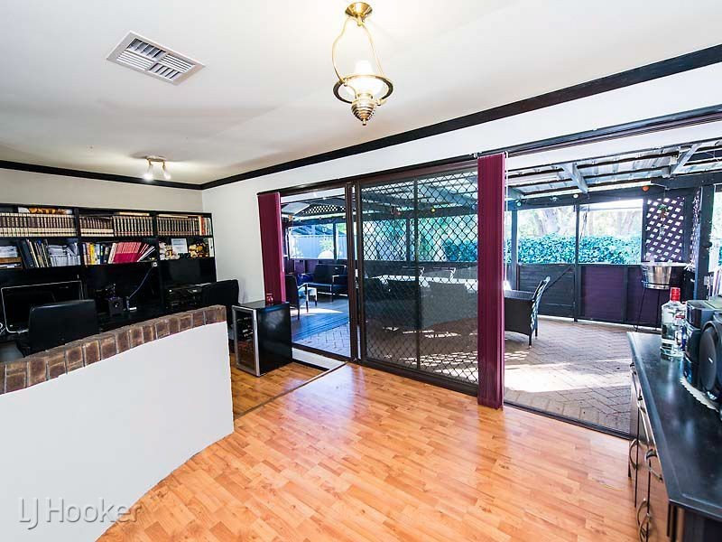 5 Marlock Court, Forrestfield WA 6058