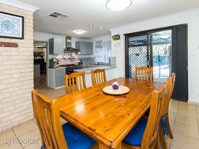 5 Marlock Court, Forrestfield WA 6058