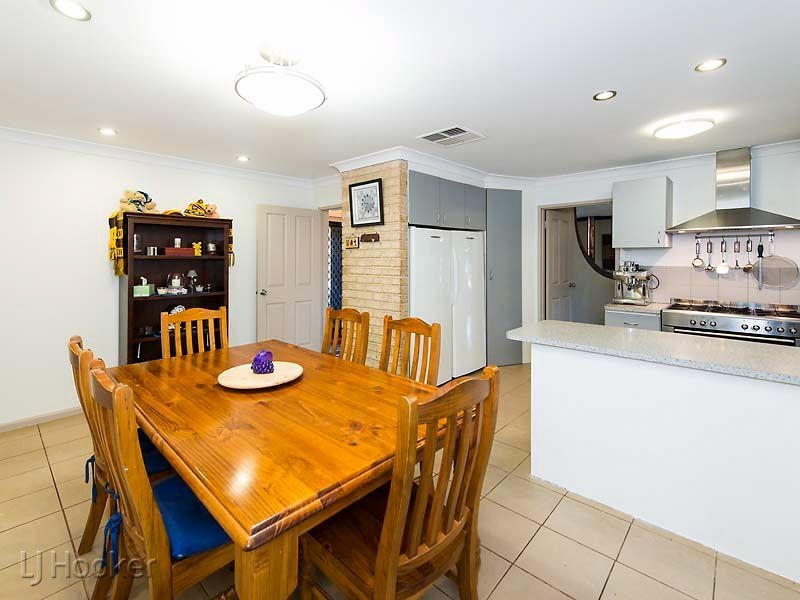 5 Marlock Court, Forrestfield WA 6058