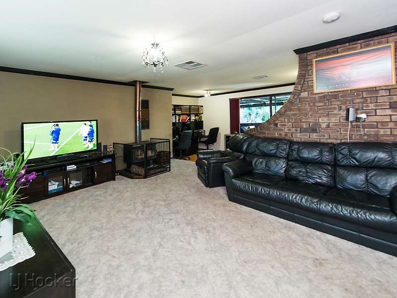 5 Marlock Court, Forrestfield WA 6058