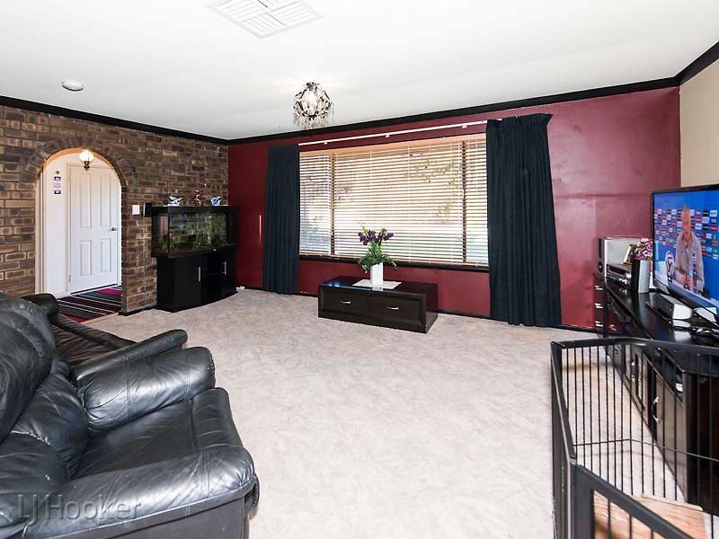 5 Marlock Court, Forrestfield WA 6058