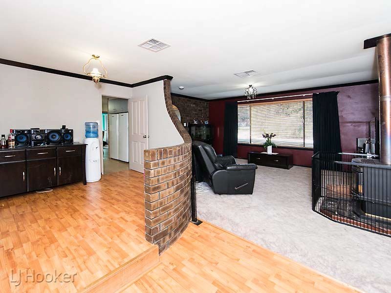 5 Marlock Court, Forrestfield WA 6058