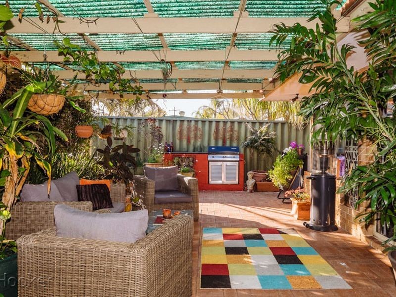 8 Coachwood Gardens, Ballajura WA 6066