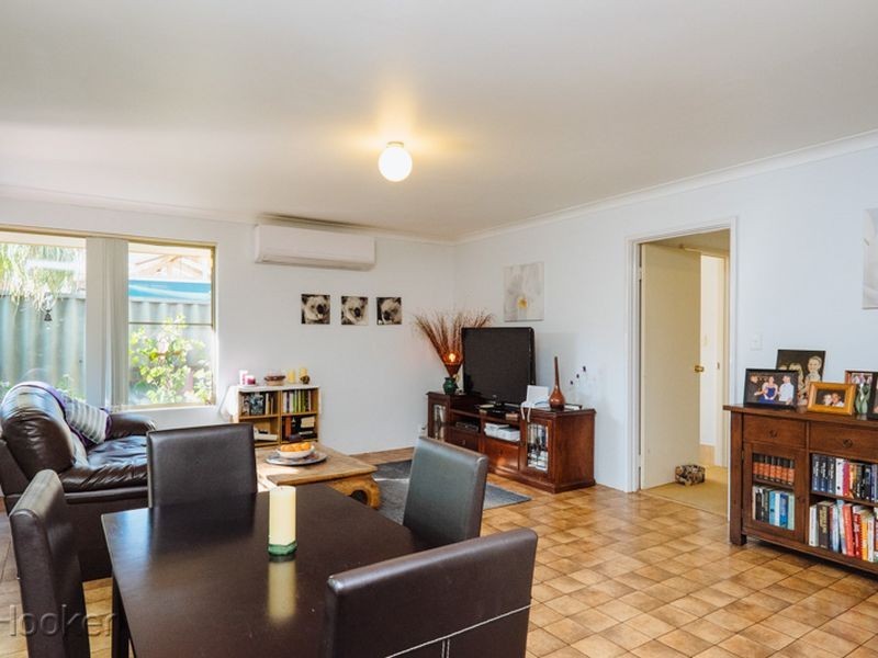 8 Coachwood Gardens, Ballajura WA 6066