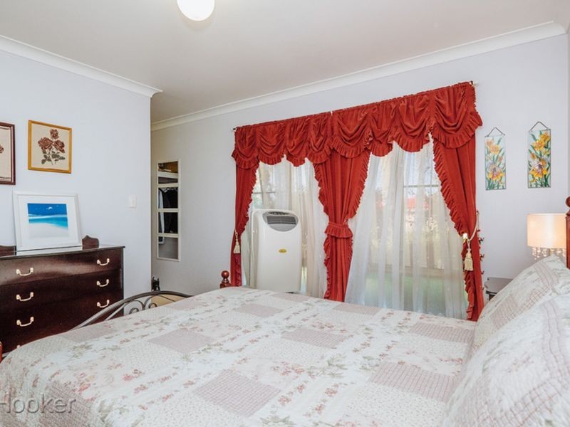 8 Coachwood Gardens, Ballajura WA 6066