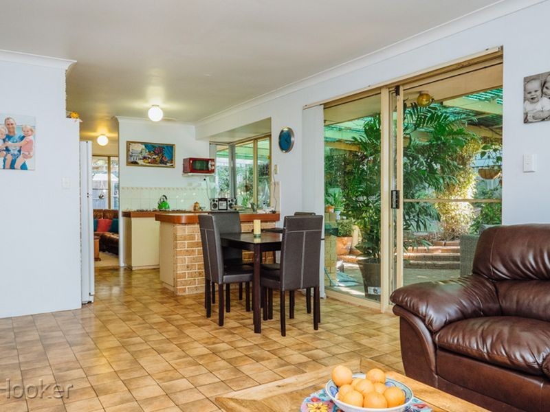 8 Coachwood Gardens, Ballajura WA 6066