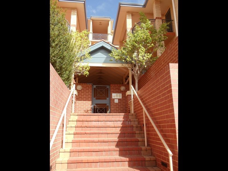 16/55 Wellington Street, East Perth WA 6004