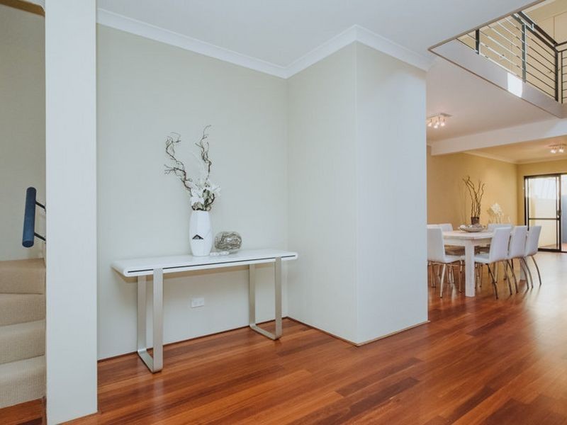 4 Flagstaff Lane, East Perth WA 6004