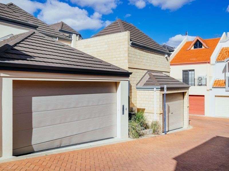 4 Flagstaff Lane, East Perth WA 6004