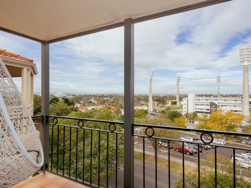 6/16-28 Waterloo Crescent, East Perth WA 6004