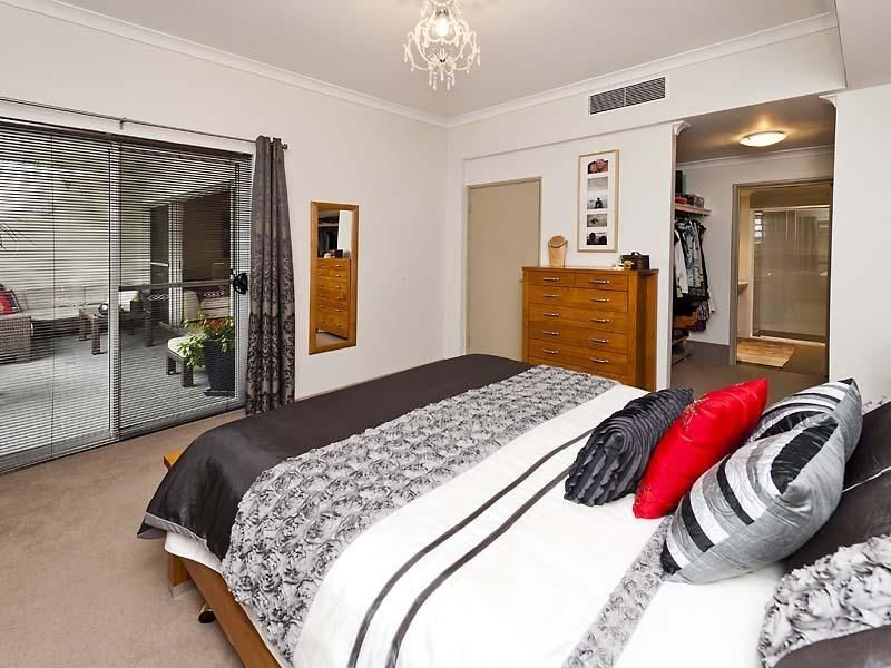 1/32 Fielder Street, East Perth WA 6004