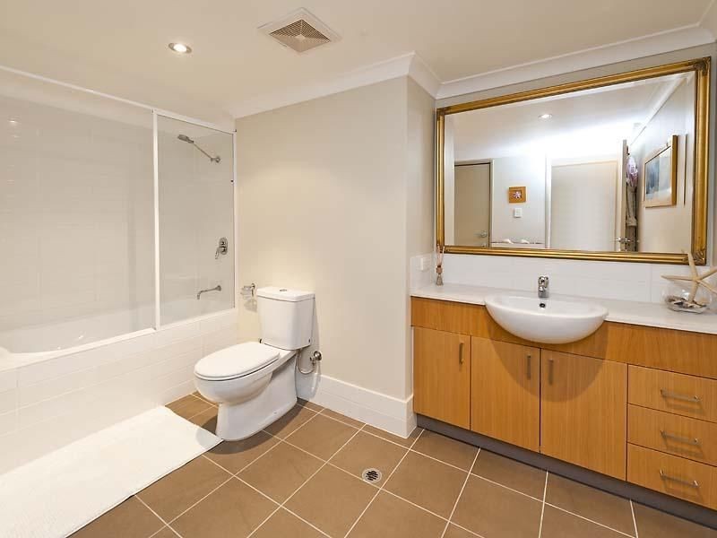 1/32 Fielder Street, East Perth WA 6004