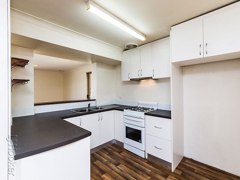 17 Trevallyn Gardens, South Lake WA 6164