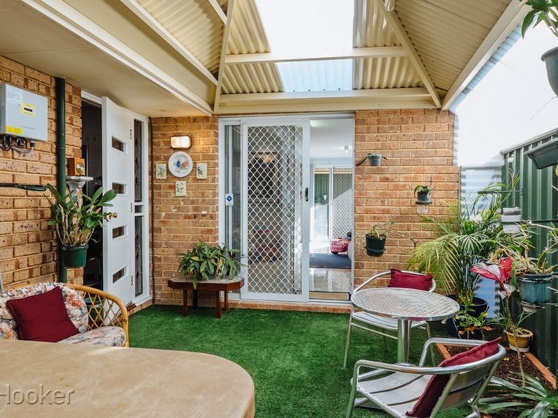 6 Coachwood Gardens, Ballajura WA 6066