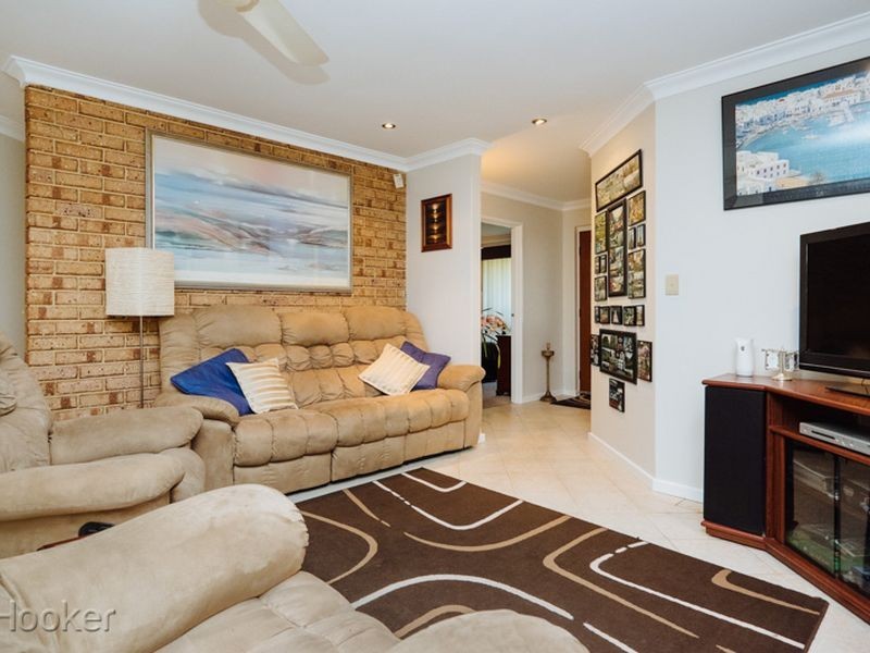 6 Coachwood Gardens, Ballajura WA 6066