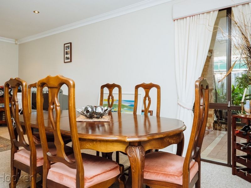 6 Coachwood Gardens, Ballajura WA 6066