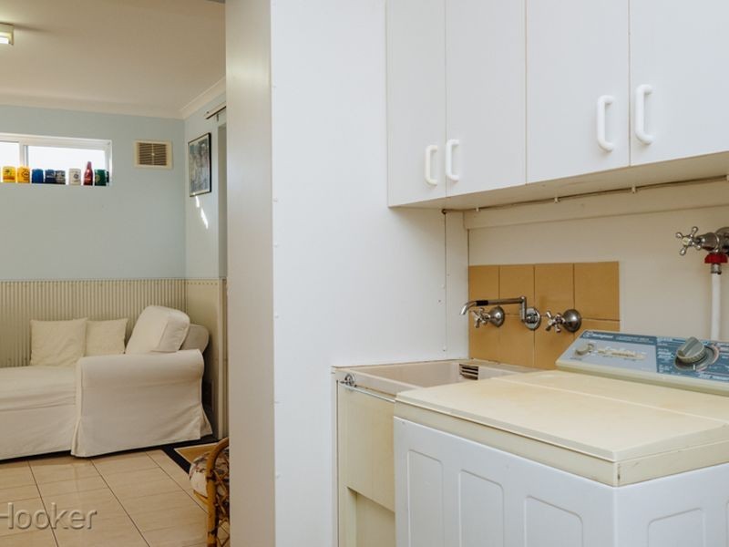 6 Coachwood Gardens, Ballajura WA 6066