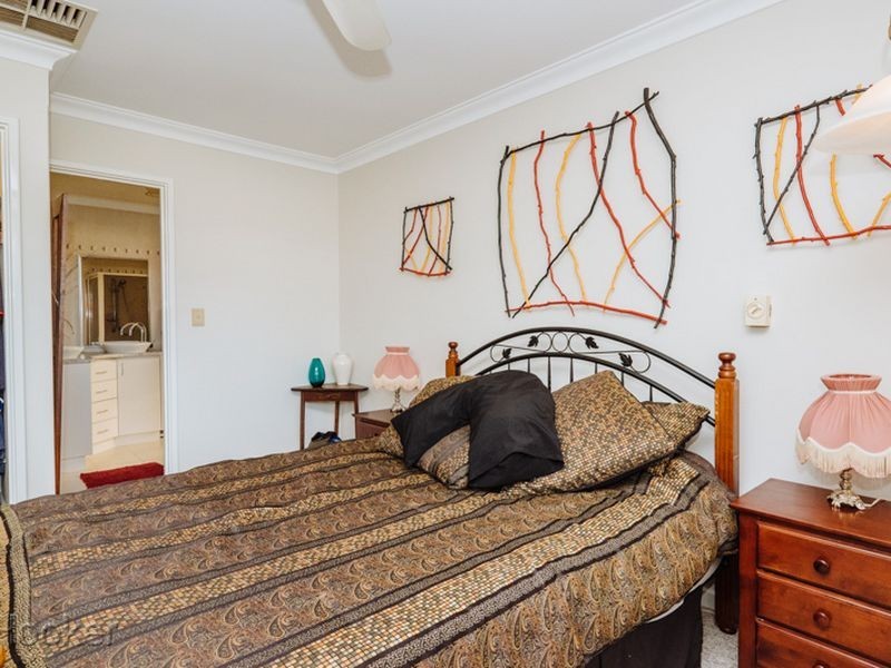 6 Coachwood Gardens, Ballajura WA 6066