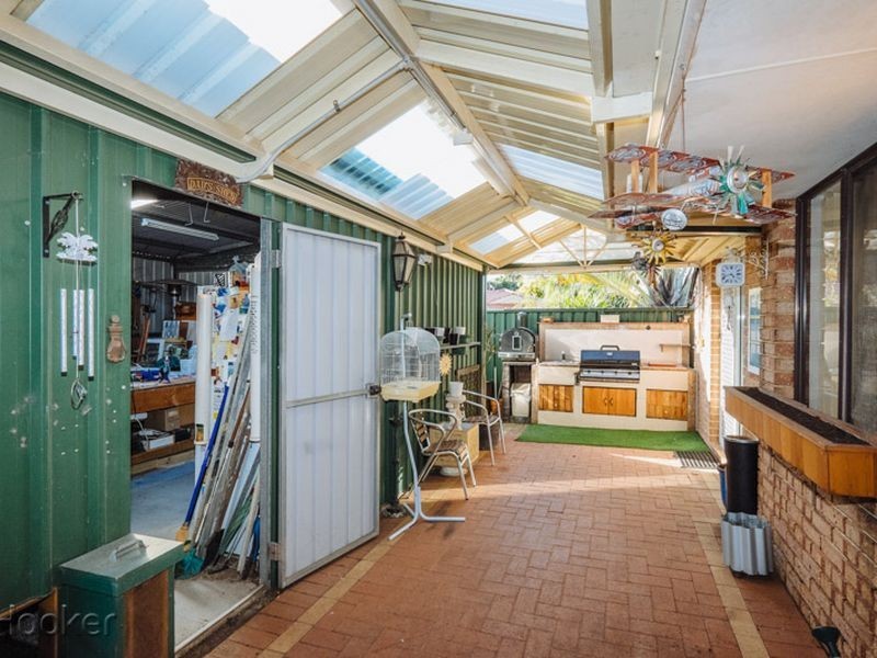 6 Coachwood Gardens, Ballajura WA 6066