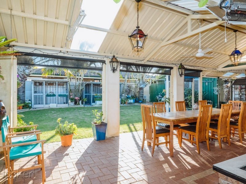6 Coachwood Gardens, Ballajura WA 6066