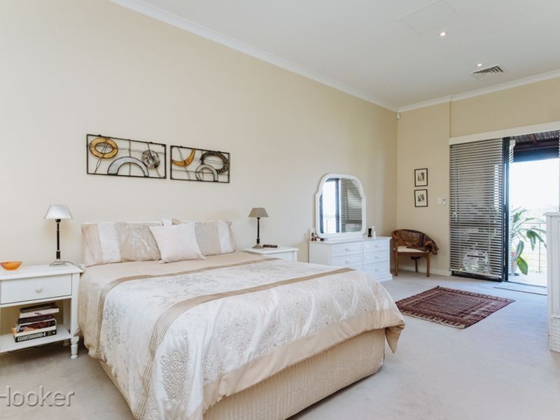 8 Jewell Lane, East Perth WA 6004