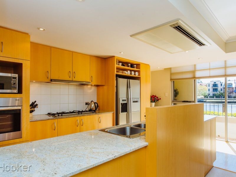 24/20 Royal Street, East Perth WA 6004