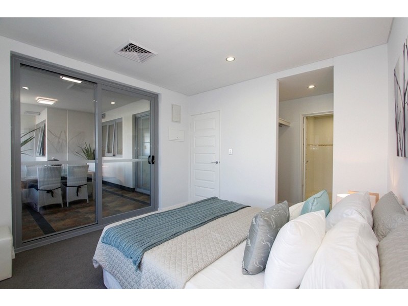 2/52 Wickham Street, East Perth WA 6004