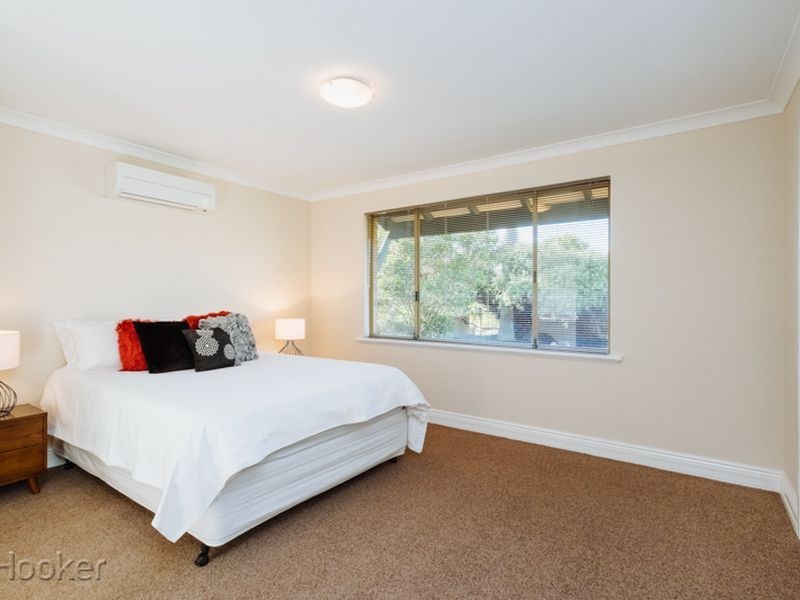 28 Lyell Grove, Woodvale WA 6026