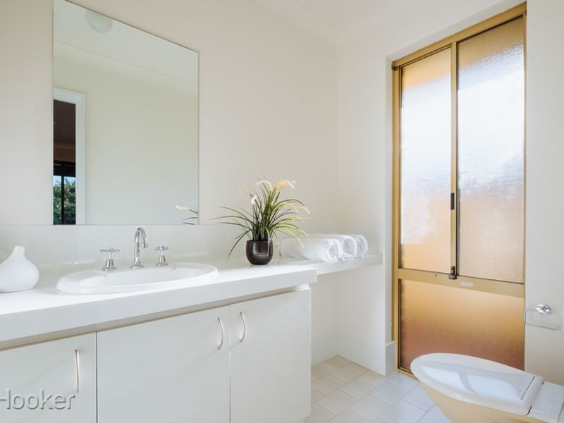 28 Lyell Grove, Woodvale WA 6026