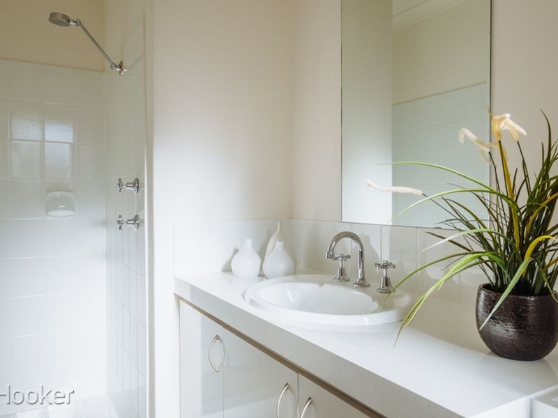 28 Lyell Grove, Woodvale WA 6026