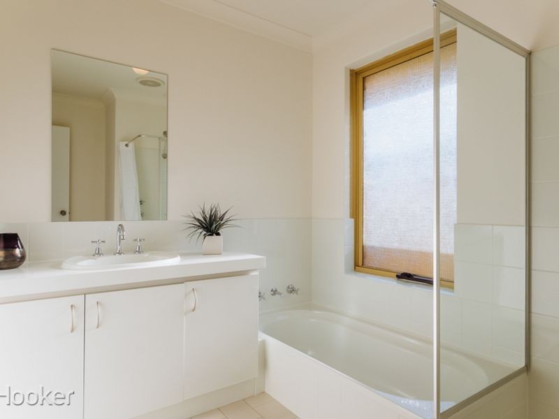 28 Lyell Grove, Woodvale WA 6026