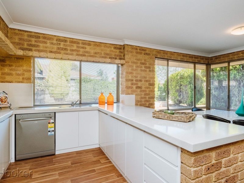 28 Lyell Grove, Woodvale WA 6026