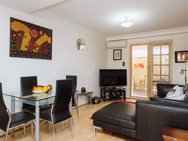 2/22 Nile Street, East Perth WA 6004