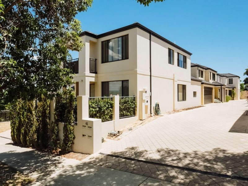 4/42 Gladstone Road, Rivervale WA 6103
