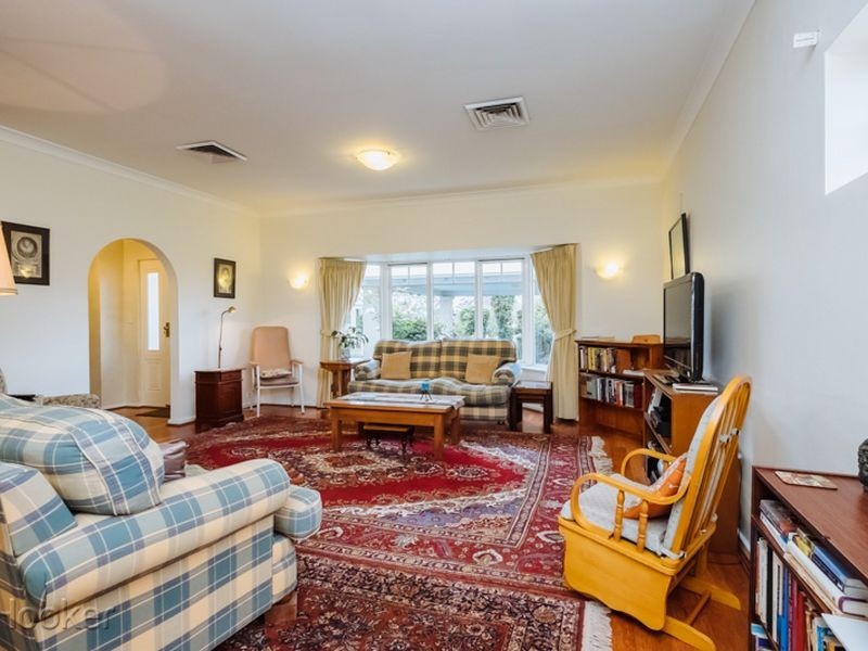 43 Pepler Avenue, Salter Point WA 6152